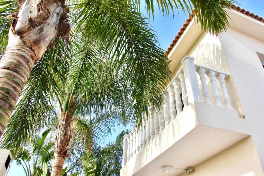 Villa Agnes アヤナパ エクステリア 写真